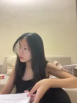 Lil-Gi online show from November 13, 3:55 pm