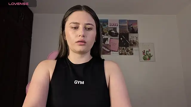 Veronika  Winslow  online show from March 29, 11:20 am