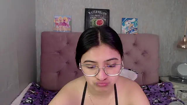 laurenelove online show from September 12, 3:29 am