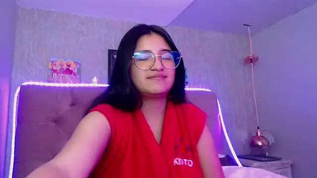 laurenelove online show from September 28, 5:36 am