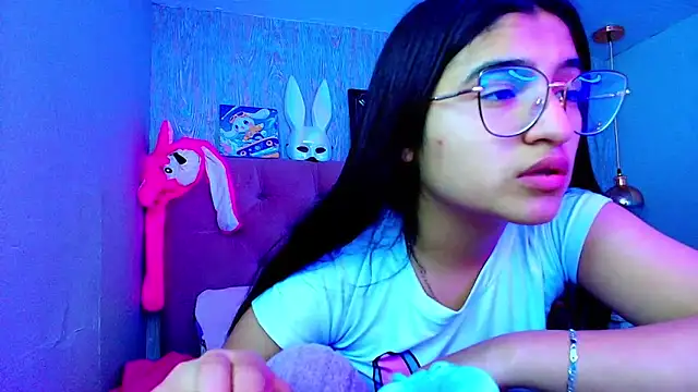 laurenelove online show from December 3, 3:42 am