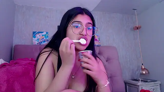 laurenelove online show from October 8, 5:23 am