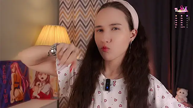 MaudAle online show from November 19, 2:22 am