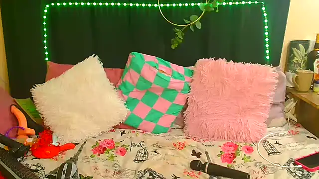 AmazingDarkDoll online show from November 6, 12:27 am