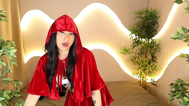 Emma and Issac online show from October 31, 7:01 am