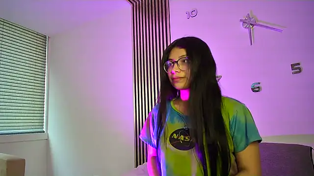 --MiaKhalifa-- online show from October 22, 3:28 pm