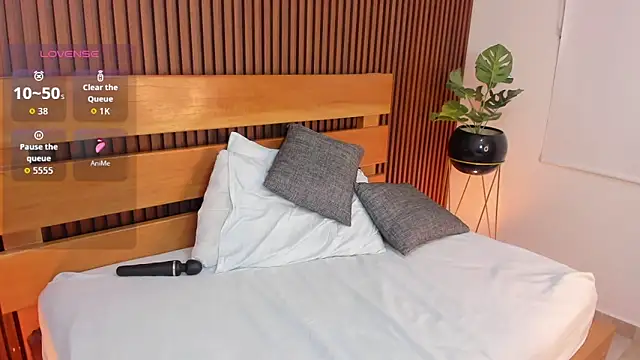 natalie esmith online show from November 26, 1:34 pm