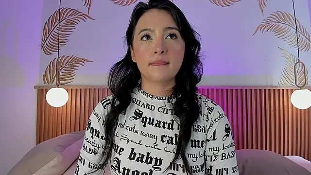 Valleriie  online show from April 12, 4:21 pm