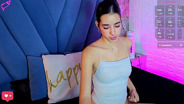 Snapshot of violett__golden chatting on September 29, 4:23 pm violett  golden online show from September 29, 4:23 pm