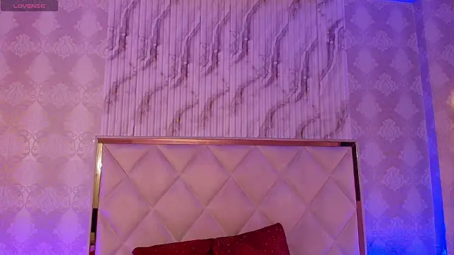 Naomy tay1 online show from February 2, 3:27 am