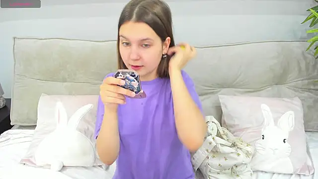 Snapshot of Elle_Ellise chatting on October 3, 7:24 am Elle Ellise online show from October 3, 7:24 am