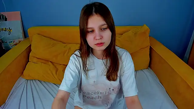 Elle Ellise online show from May 6, 7:56 am