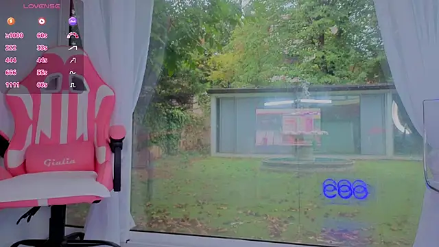 Reina Cummings online show from September 17, 5:16 am