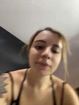 karla-thomsom10 online show from April 11, 10:13 pm