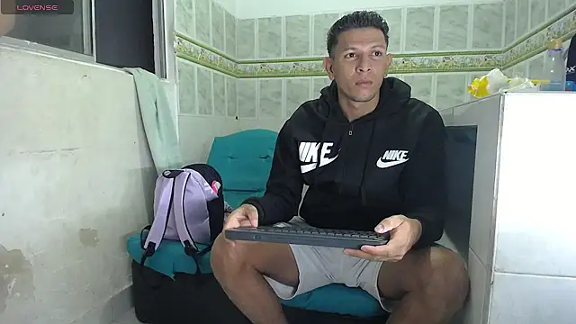 Snapshot of lindoshot_sexlove chatting on September 20, 3:38 am lindoshot sexlove online show from September 20, 3:38 am