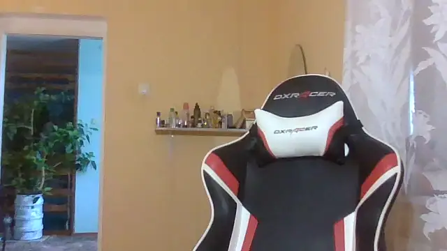 TianaQLove online show from September 15, 1:30 pm