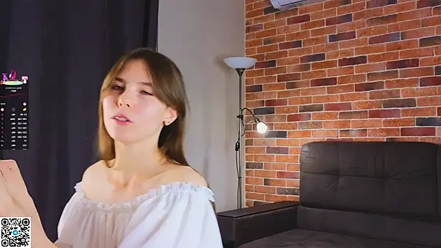 EmiliDen online show from September 30, 8:35 pm