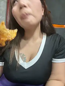 Dujuan-d online show from October 18, 1:47 pm