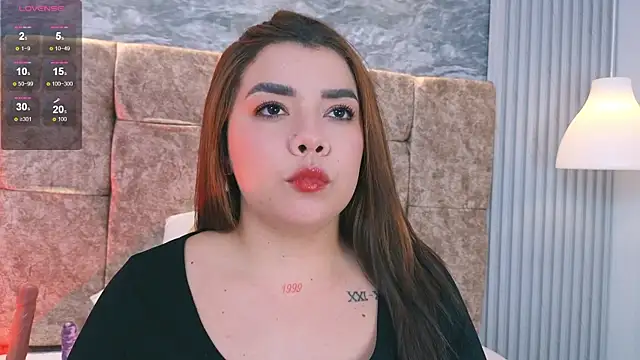 leilapons online show from April 9, 7:19 pm