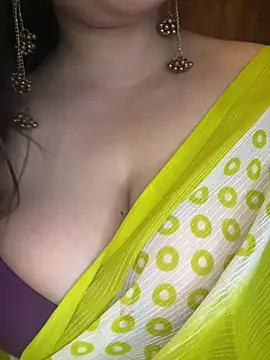 annanya01 online show from May 9, 1:35 pm