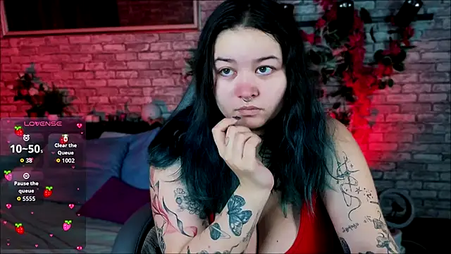 Mira Fyre online show from September 30, 8:24 pm