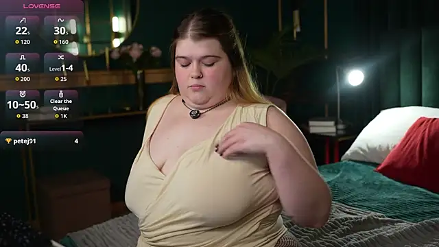 Mia Ray online show from March 25, 6:00 pm