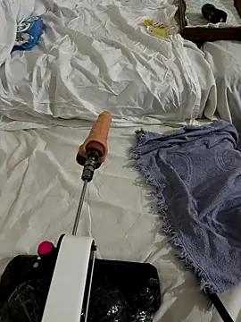 Ozge-SluttyScream69 online show from October 4, 11:31 pm