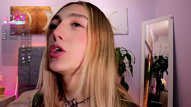 antonellastar24  online show from March 23, 8:59 pm