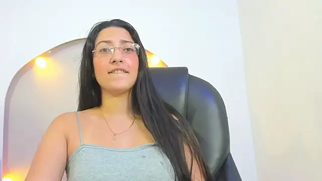 victoria flores1 online show from March 25, 8:56 pm