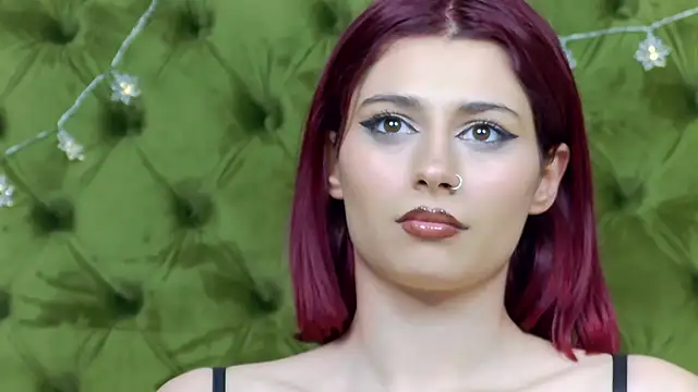 LunaHart online show from December 14, 8:03 pm