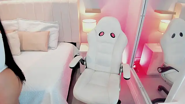 manyaa  online show from December 5, 7:26 pm