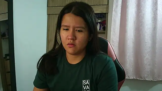 Oliviawatson1 online show from May 29, 12:25 pm