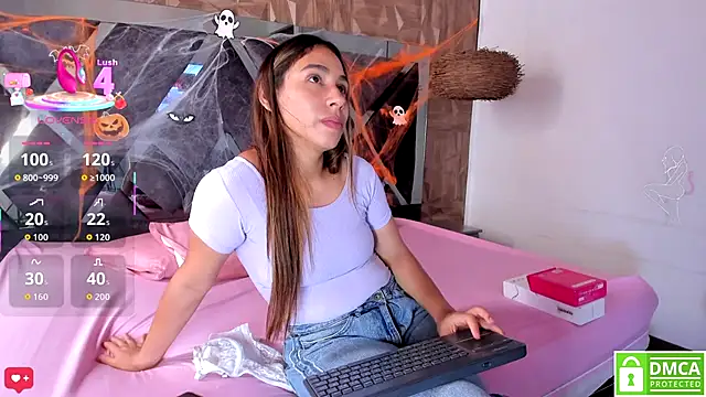 Selene  Lopez  online show from November 1, 8:24 pm