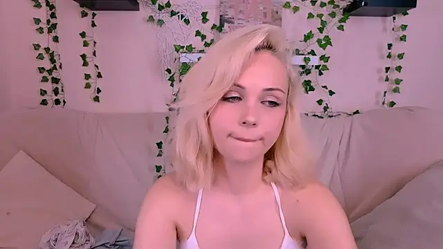 Charlotte Colinss online show from September 22, 7:29 am