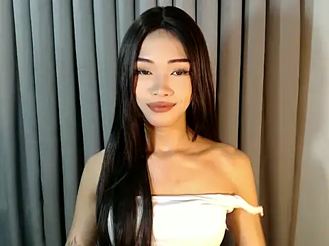 holyakiesha online show from April 6, 7:48 pm