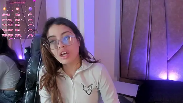 Isabela Colins online show from October 3, 1:05 pm