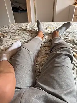 Manu97k online show from April 18, 2:52 pm