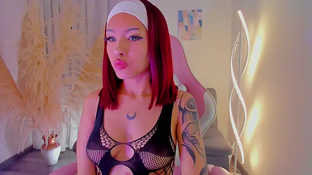 cuteezoe online show from November 5, 4:07 am