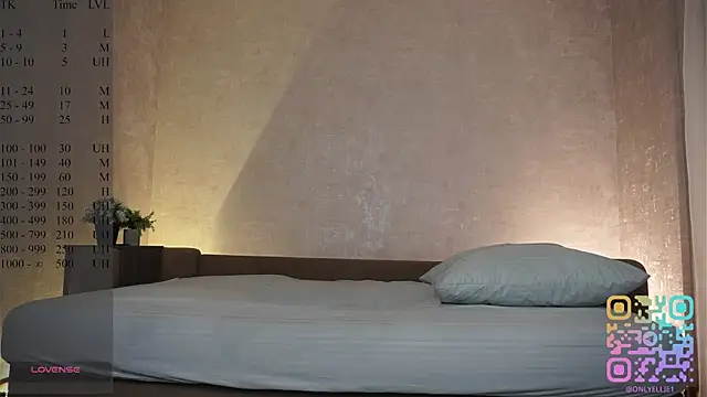 LynetteDanley online show from November 29, 5:17 pm