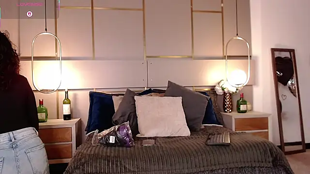 Lina Montclair online show from November 13, 7:35 pm