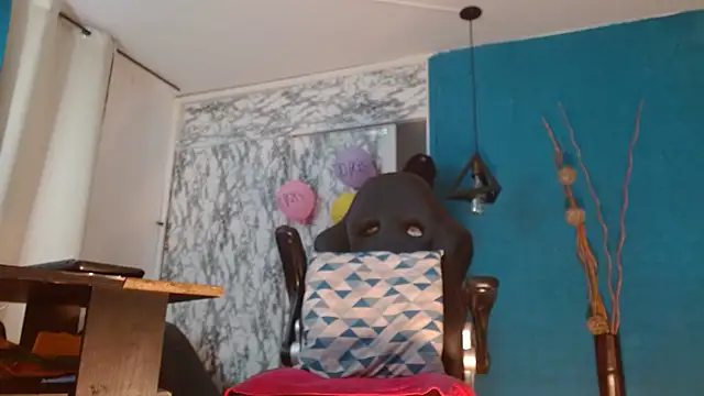 hanna mooreee online show from April 10, 7:20 pm