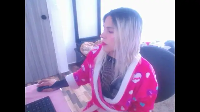 mystica 25 online show from December 1, 5:15 pm