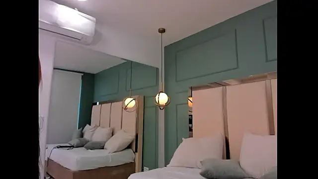 julieta rosee online show from January 18, 9:22 pm