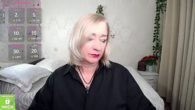 hunters woman online show from November 18, 3:24 pm