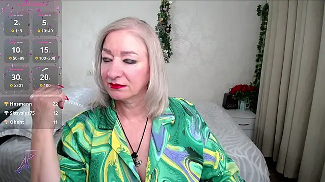 hunters woman online show from May 31, 6:09 pm