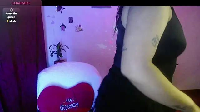 Snapshot of Sara_cute92 chatting on September 24, 12:59 pm Sara cute92 online show from September 24, 12:59 pm