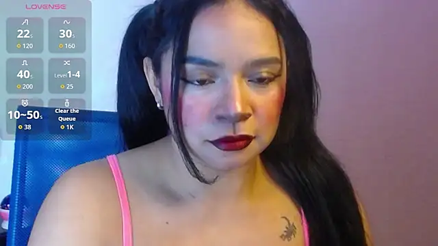 Snapshot of Sara_cute92 chatting on October 18, 6:49 am Sara cute92 online show from October 18, 6:49 am