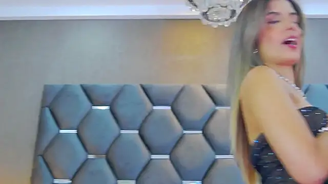 Snapshot of BlaireParker chatting on October 9, 2:54 pm BlaireParker online show from October 9, 2:54 pm