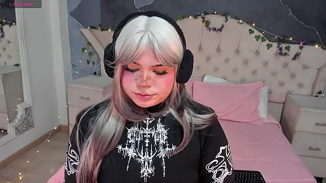 Maxxxine1 online show from April 5, 12:31 am