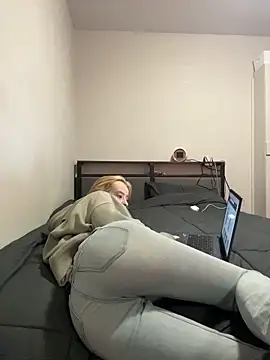 SeccySerena online show from March 12, 6:10 pm